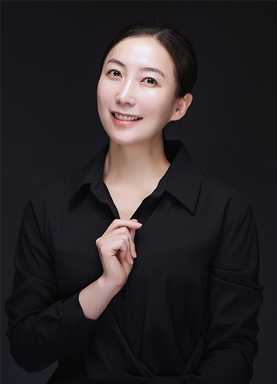 백유영 예술감독